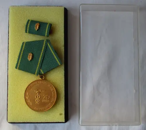 DDR Treuedienstmedaille der Zollverwaltung für 20 Jahre im Etui (118618)
