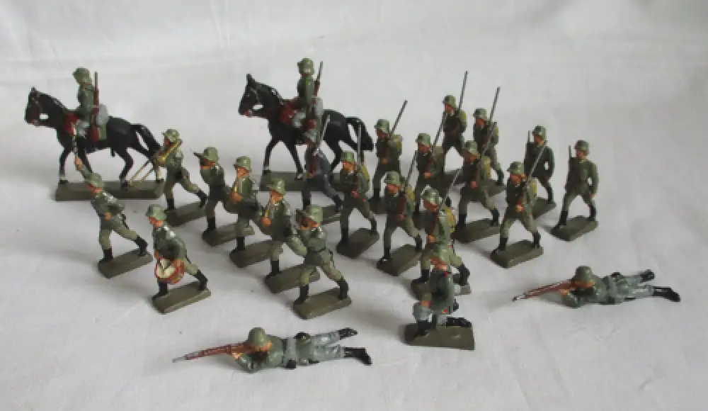 24 Lineol Figuren 4cm Reiter Musikanten Infanterie Luftwaffe (117197) 0