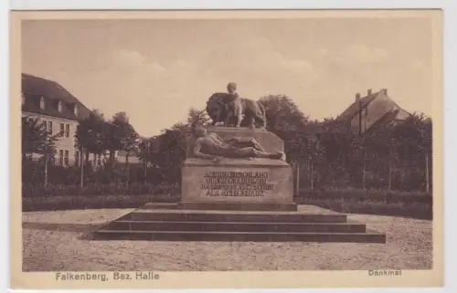 21911 Ak Falkenberg, Bez. Halle. Denkmal. um 1940