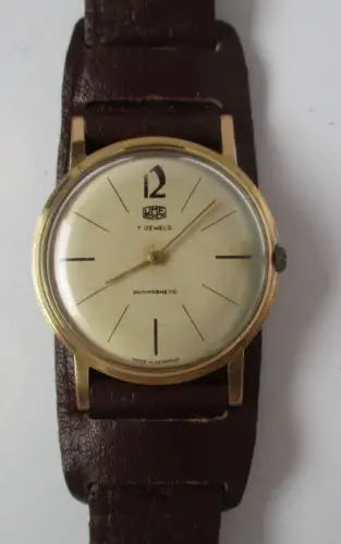 UMF Ruhla Armbanduhr 7 jewels antimagnetic Handaufzug 60er Jahre (156890)