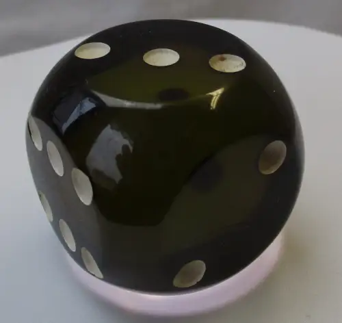 großer XXL Würfel Kunstharz Catalin Bakelit ca.3,45 cm 42,6 g Olivgrün (127276)