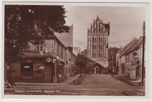 97360  Foto Ak Templin (Uckermark). Berliner Tor. um 1940
