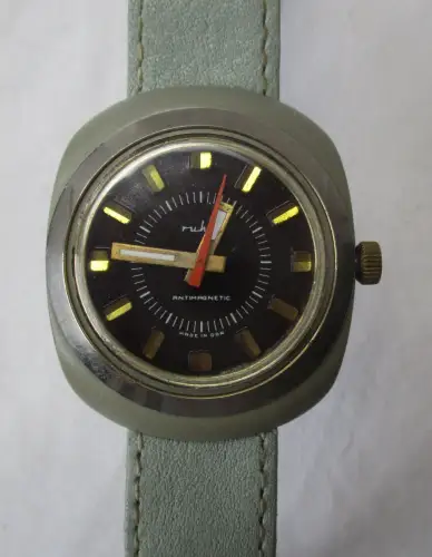 Ruhla Antimagnetic Armbanduhr Handaufzug tropicalized 39 mm (141225)