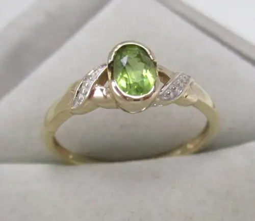 eleganter 333er Gold Ring mit grünem Citrin Edelsteinen (167945)