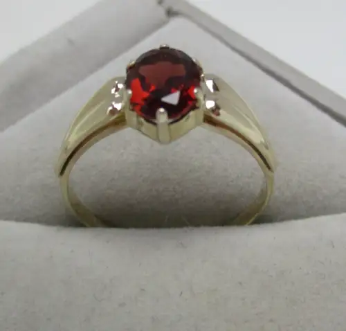 hochwertiger 333er Gold Ring Granatschmuck mit Granat besetzt (167848)