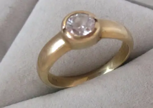 eleganter Damen Ring 333er Gold mit farblosem Edelstein (104484)