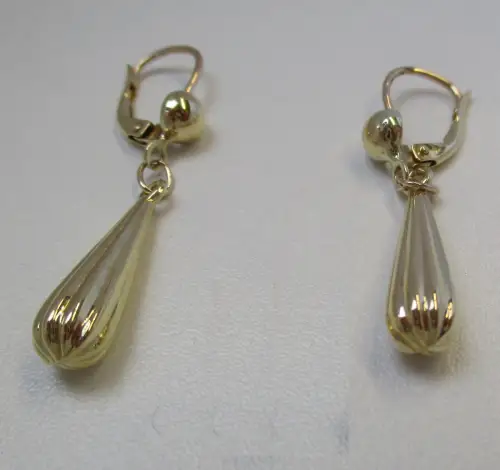 charmante 375er Gold Ohrringe Hängeohrring mit Perlentropfen (114013)