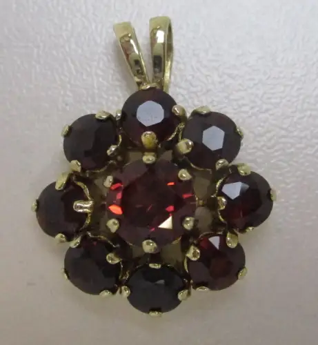 eleganter 333er Gold Kettenanhänger Granatschmuck in Blütenform (113124)