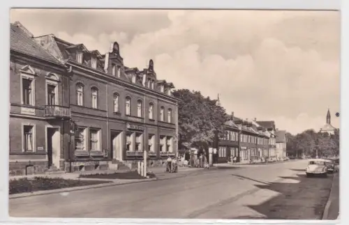 17447 Foto Ak Hasselfelde/Harz. Breite Straße mit HO-Hotel "Zur Krone". um 1920