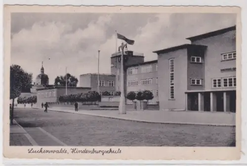 13824 Ak Luckenwalde, Hindenburgschule. um 1930