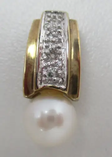 eleganter 333er Gold Kettenanhänger mit Diamanten und Perle (109052)