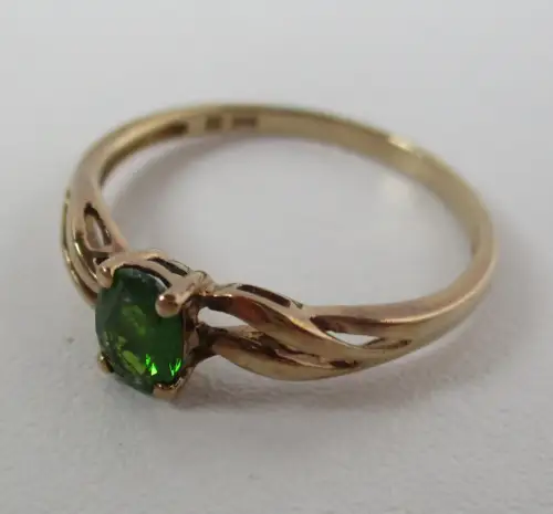 eleganter 333er Gold Damen Ring mit grünem Edelstein (165050)