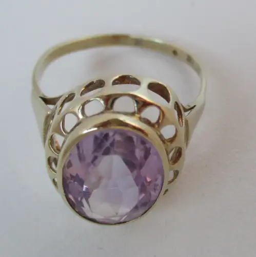 charmanter 333er Gold Ring mit Amethyst und verziertem Ringkopf (113895)