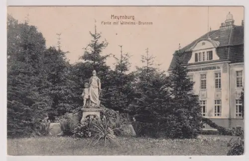 19120 Ak  Meyenburg. Partie mit Wilhelms-Brunnen. 1917