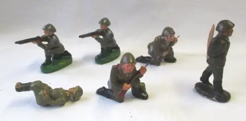 6x Masse Figur NVA KVP Soldaten in Uniform um 1950 (105999)