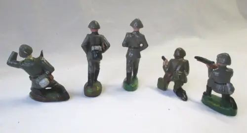 5x Masse Figur NVA KVP Soldaten in Uniform um 1950 (101327)