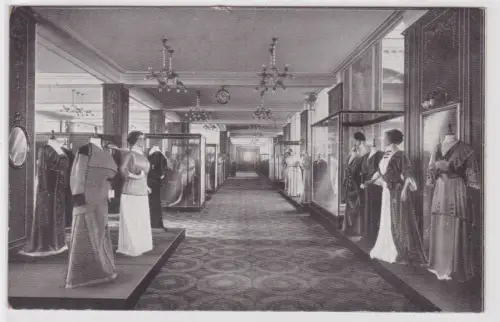 82168 Ak A. Wertheim Berlin - Leipziger Straße, Damen-Kollektion um 1920