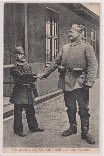 900648 Ak Der grösste und der kleinste Landsturm von Bautzen um 1915