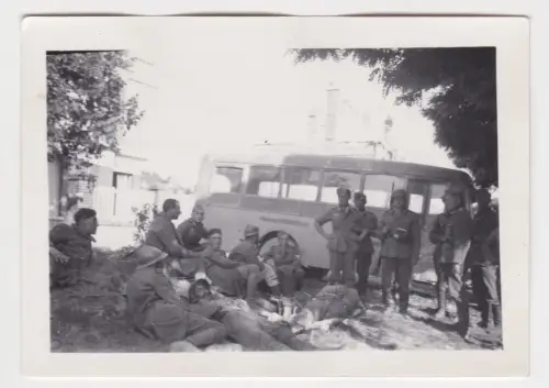 02135 Original Foto Gefangenentransport mit Bus  im 2.Weltkrieg