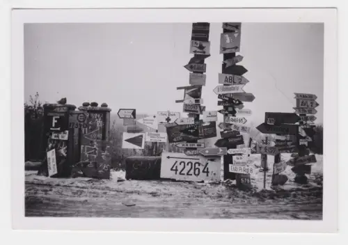 900185 Original Foto Wehrmacht Schilderwald bei Orel Russland im 2.Weltkrieg