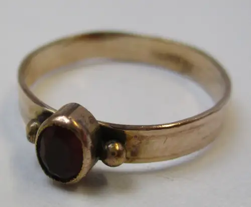 schöner antiker Damenring mit rotem Stein vergoldet CHARNIER (150123)