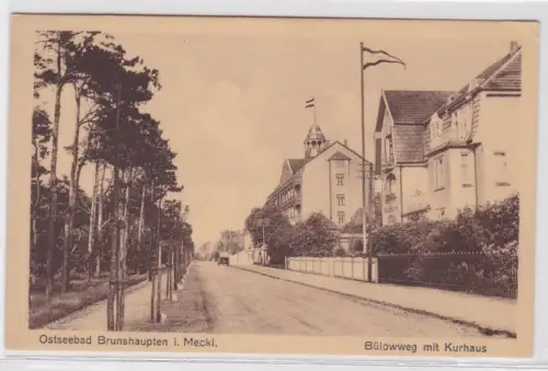 909645 Ak Ostseebad Brunshaupten - Bülowweg mit Kurhaus um 1920