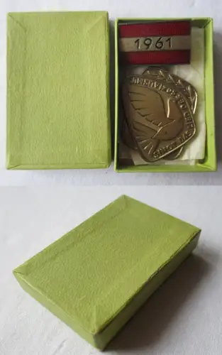 DDR Abzeichen Ausgezeichnetes Volkskunstkollektiv Bez. Halle 1961 +Etui (108256)