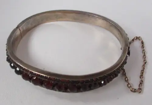 Schöne Prager Jugendstil Art Nouveau Granat Armreif Böhmen um 1900 (102207)