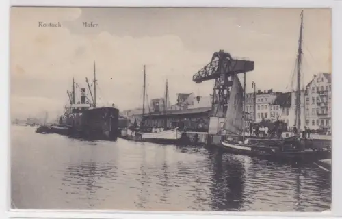 910327 Feldpost Ak Rostock.  Hafen. 1916