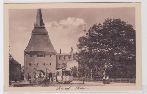 910337 Ak Rostock. Steintor. um 1930