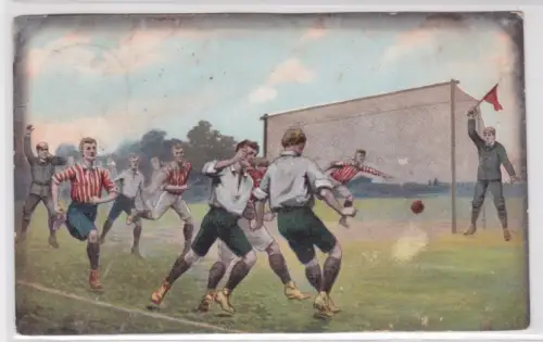 909149 Sport Künstler Ak Torschuss Fußballspiel 1906