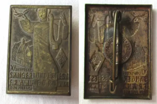 seltenes Blech Abzeichen XI.Deutsches Sängerbundfest Frankfurt M. 1932 (138178)