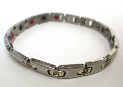 elegantes Titan Armband mit Edelsteinbesatz (102666)