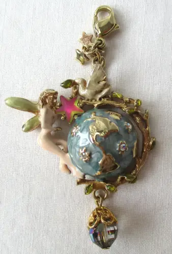 hochwertiger Anhänger KIRK FOLLY 2000 Erdkugel Globus mit Fee + Taube (109148)