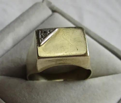 eleganter 333er Gold Siegelring mit kleinem Topas Edelstein (113375)