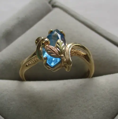 märchenhafter 375er Gold Damen Ring mit blauem Topas (112348)