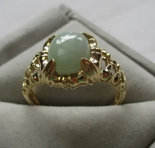 eleganter 585er Gold Damenring mit Jade mit asiatischem Design (113832)