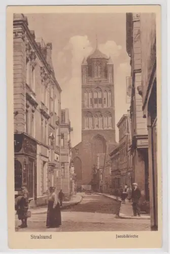 910675 AK Stralsund - Jacobikirche, Straßenansicht