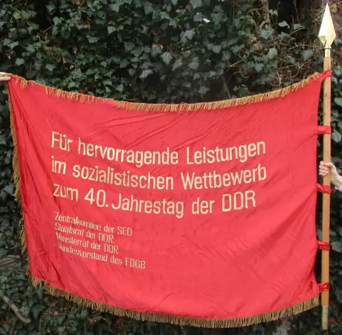 DDR Fahne zum 40.Jahrestag der DDR Zentralrat der SED, Staatsrat der DDR(108384)
