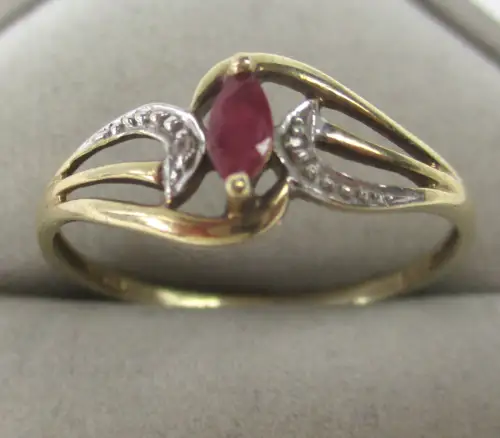 eleganter 333er Gold Ring mit Rubin Edelstein (145893)