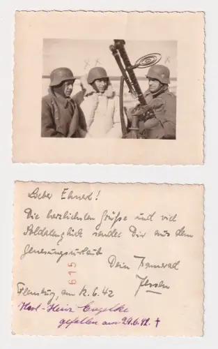 47998 Foto Wehrmacht Soldaten im Wintereinsatz mit Maschinengewehr 1942