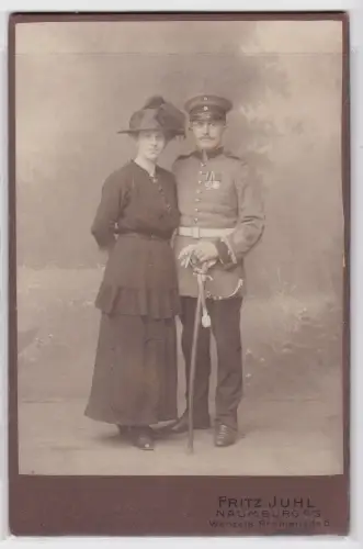 910710 Foto auf Pappe Soldat mit Ordensspange & seiner Frau, Fritz Juhl Naumburg