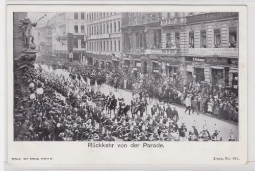 909337 Ak Berlin Rückkehr von der Parade um 1900