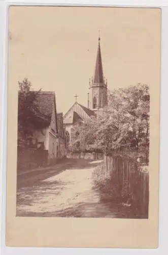 910355 AK Ortsansicht mit Kirche - Leipzig Neuschönefeld?