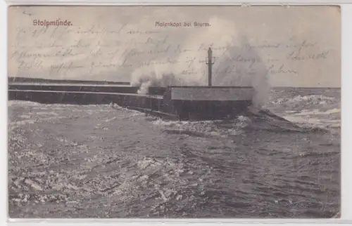909690 Ak Stolpmünde Ustka Molenkopf bei Sturm 1916