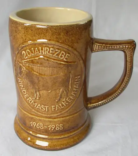 Bierkrug 20 Jahre ZBE Rindermast Falkenhain 1968-1988 Keramik (101536)