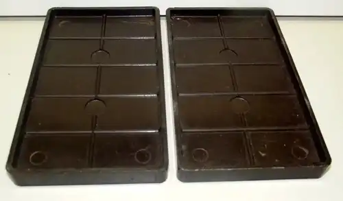 2 Ostereier Formen mit geriffelter Oberfläche Bakelit Schokoladen Form