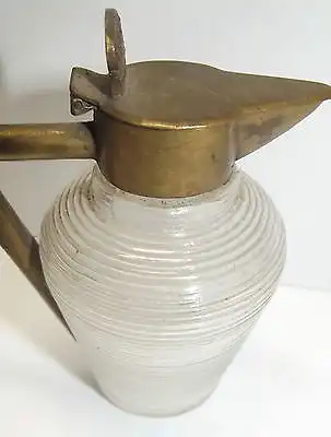 Antike kleine Glas Flasche mit Messing Ausgießer Krone aus Adelsbesitz