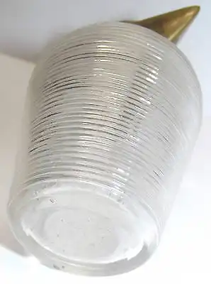 Antike kleine Glas Flasche mit Messing Ausgießer Krone aus Adelsbesitz