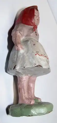 Antike Masse Figur Rotkäppchen 10 cm